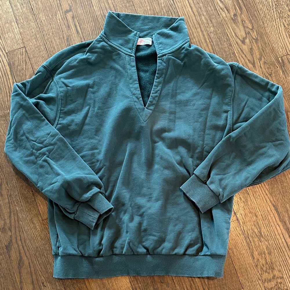 Women’s green Pullover Quarter-V V-Neck Sweatshirt